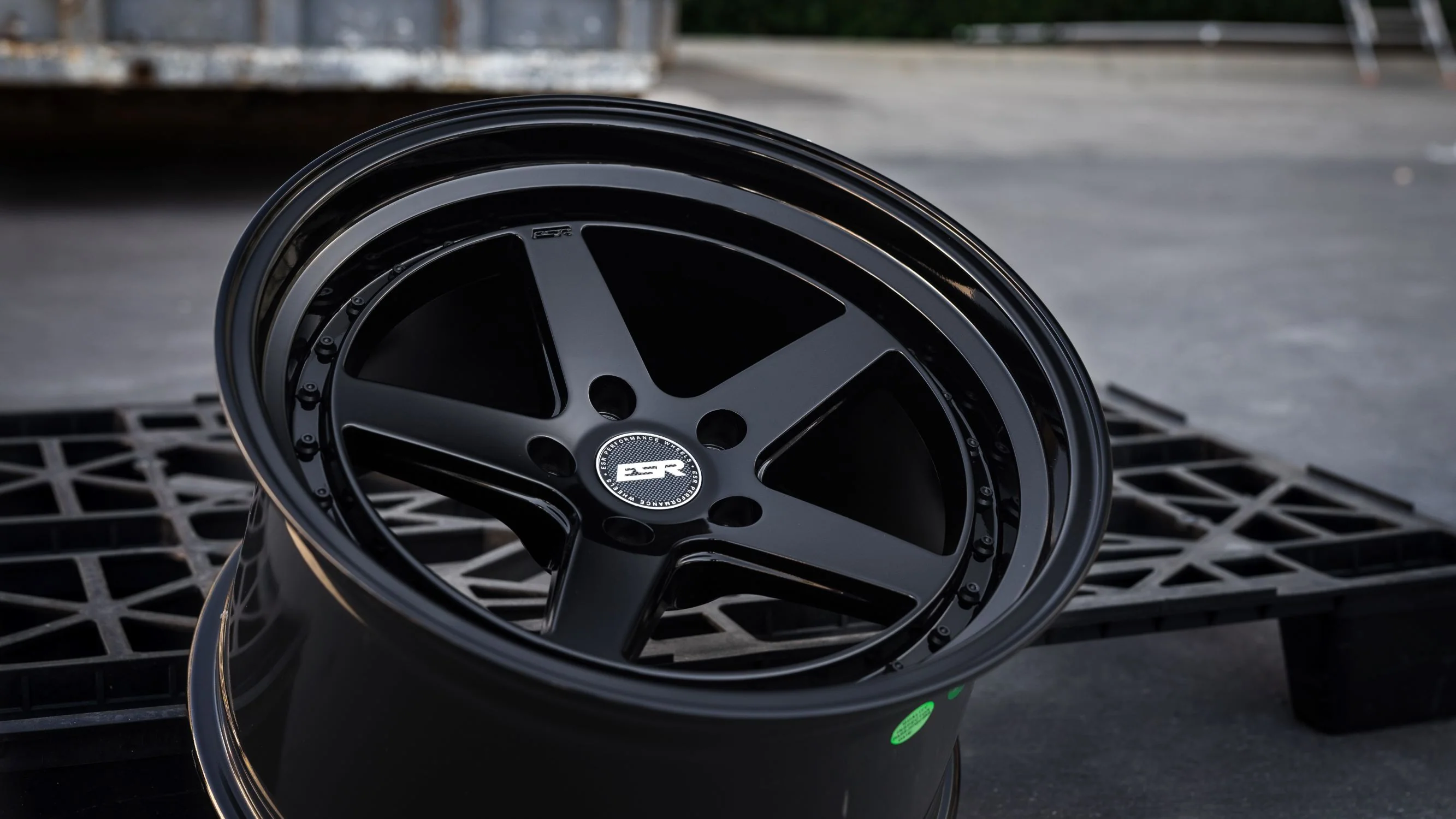 CS5 Gloss Black - Image 4