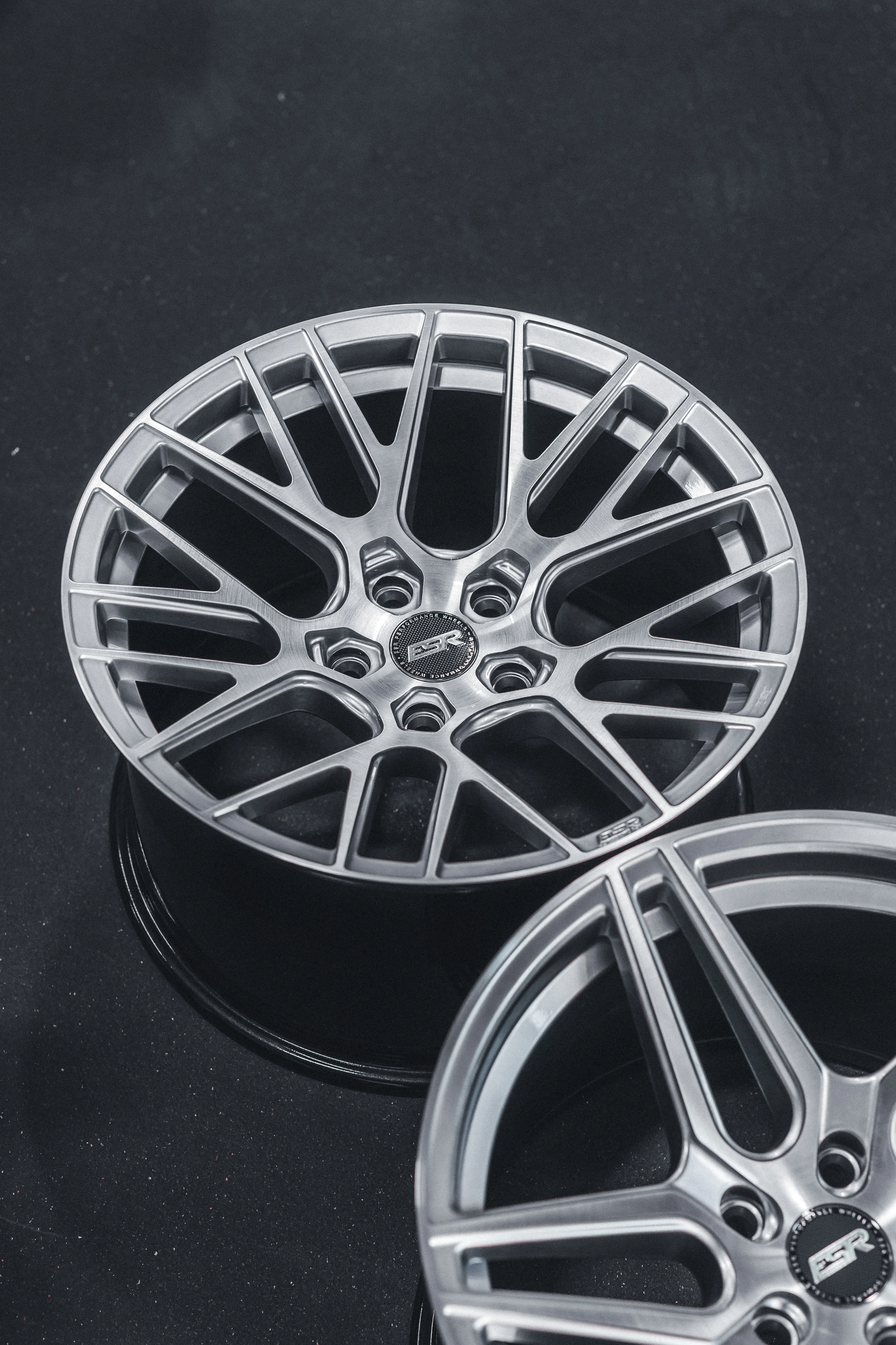 RF11 Brushed Silver - Image 4